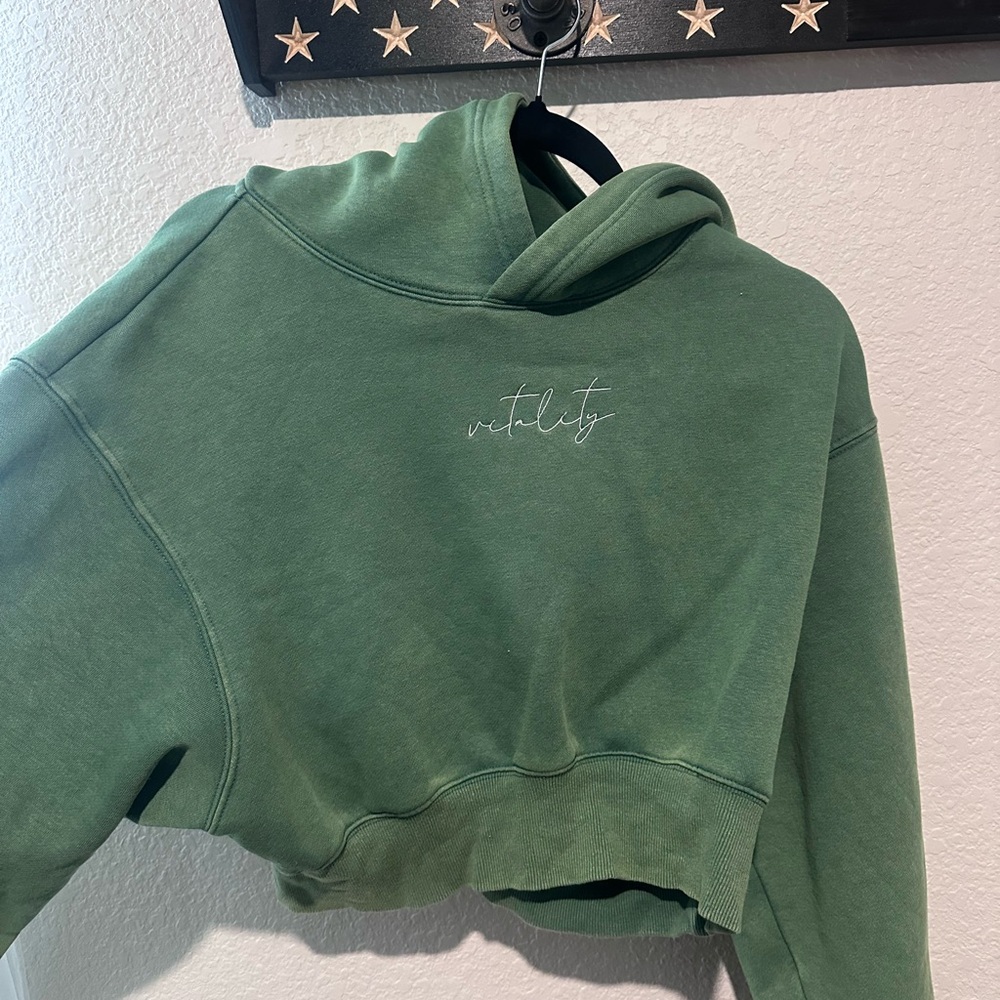 Vitality Green Women's Cropped Hoodie